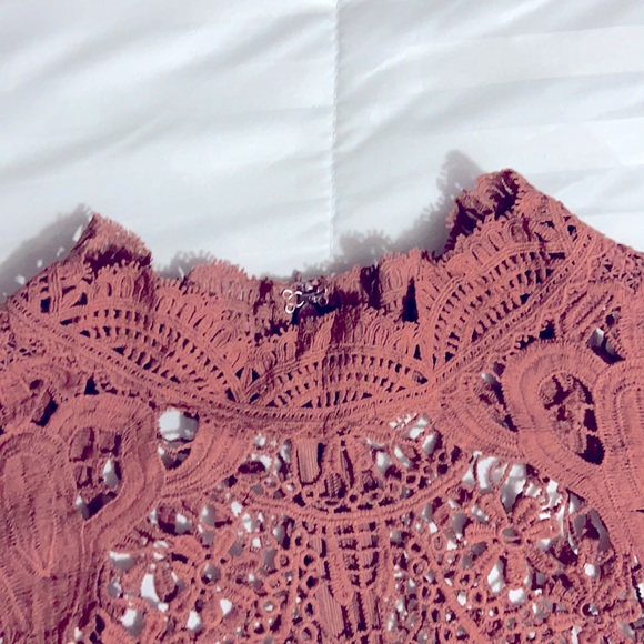 Size 6 Mauve colored,crochet and lace dress. - Picture 6 of 10